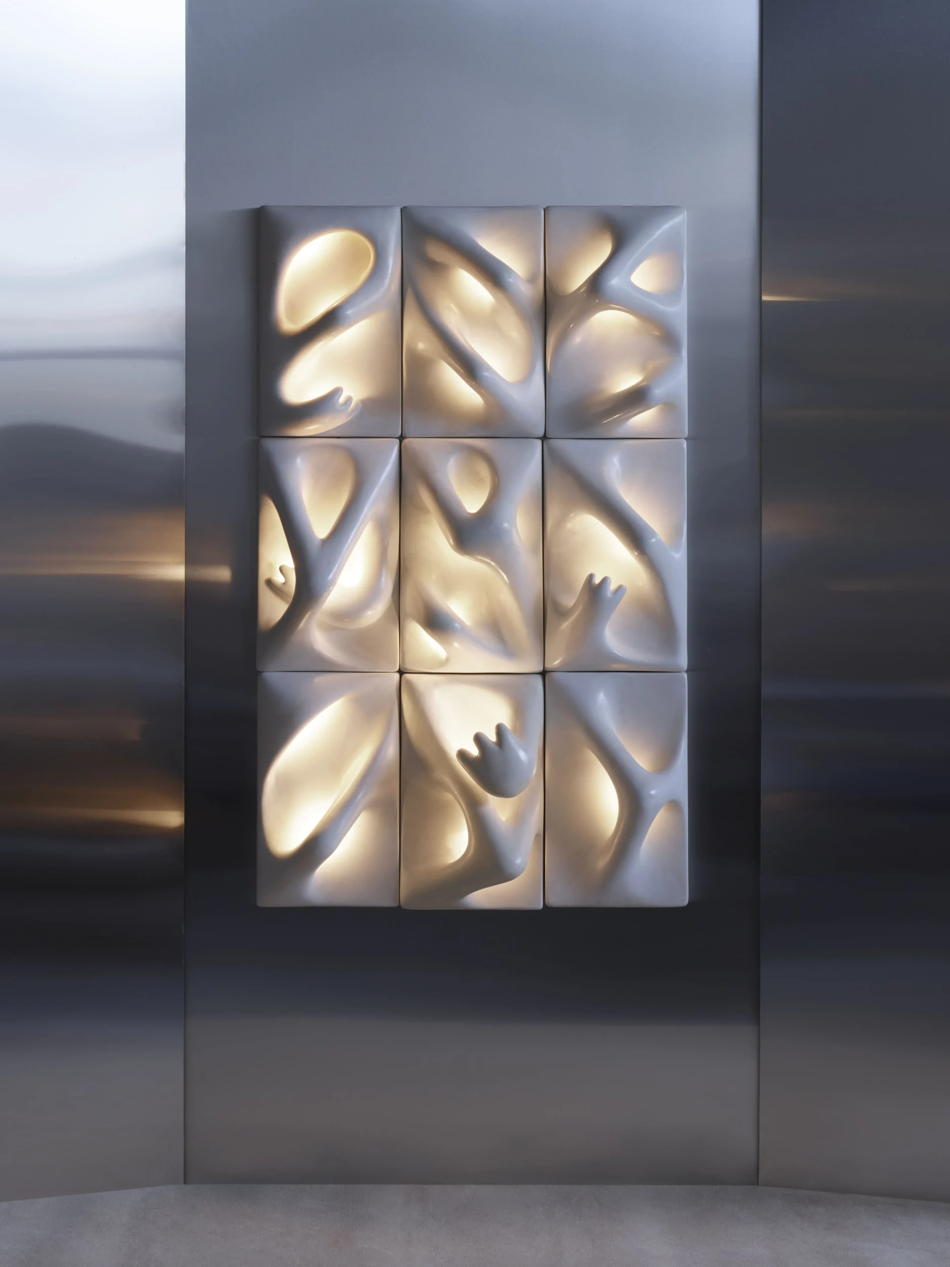 Mural, nine wall lights &mdash; White Noise by Cl&eacute;mence Mars & Thomas Lelouch