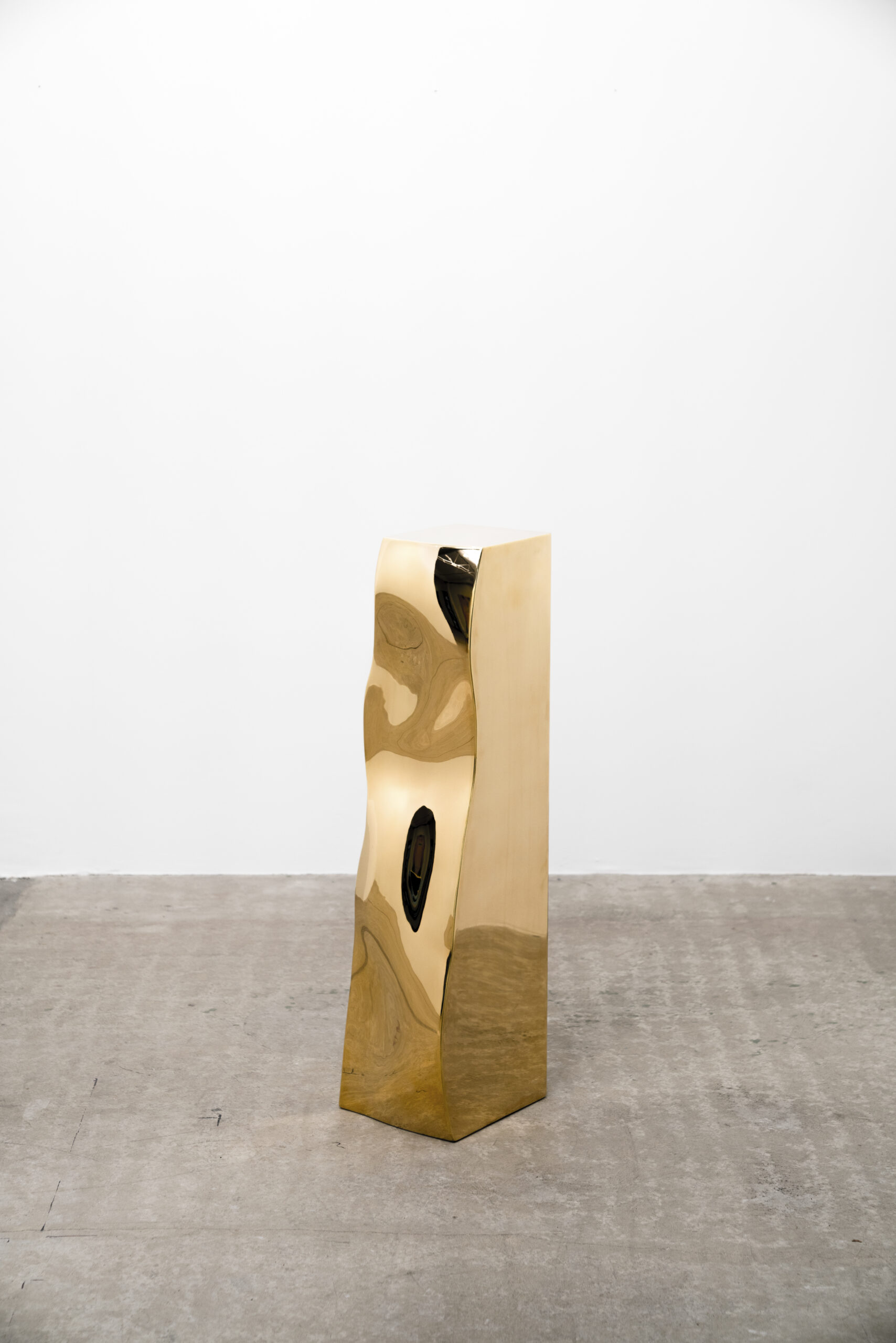 DIVA – brass sculpture by Victor Tison
